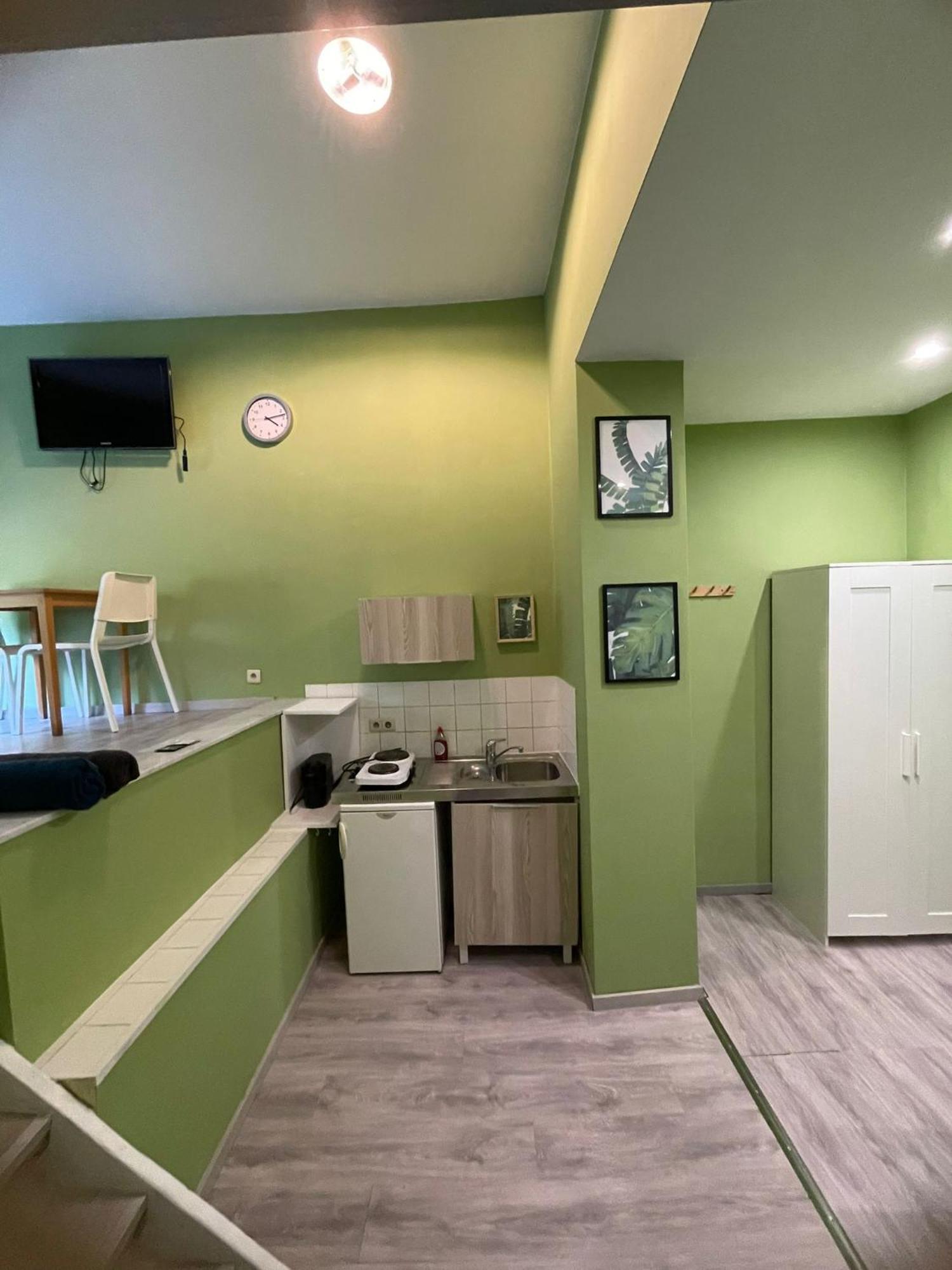 European District Hostel ブリュッセル エクステリア 写真