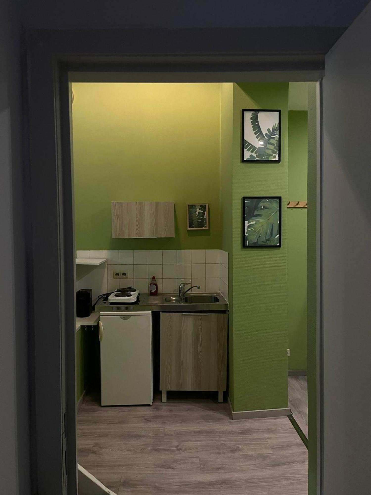 European District Hostel ブリュッセル エクステリア 写真