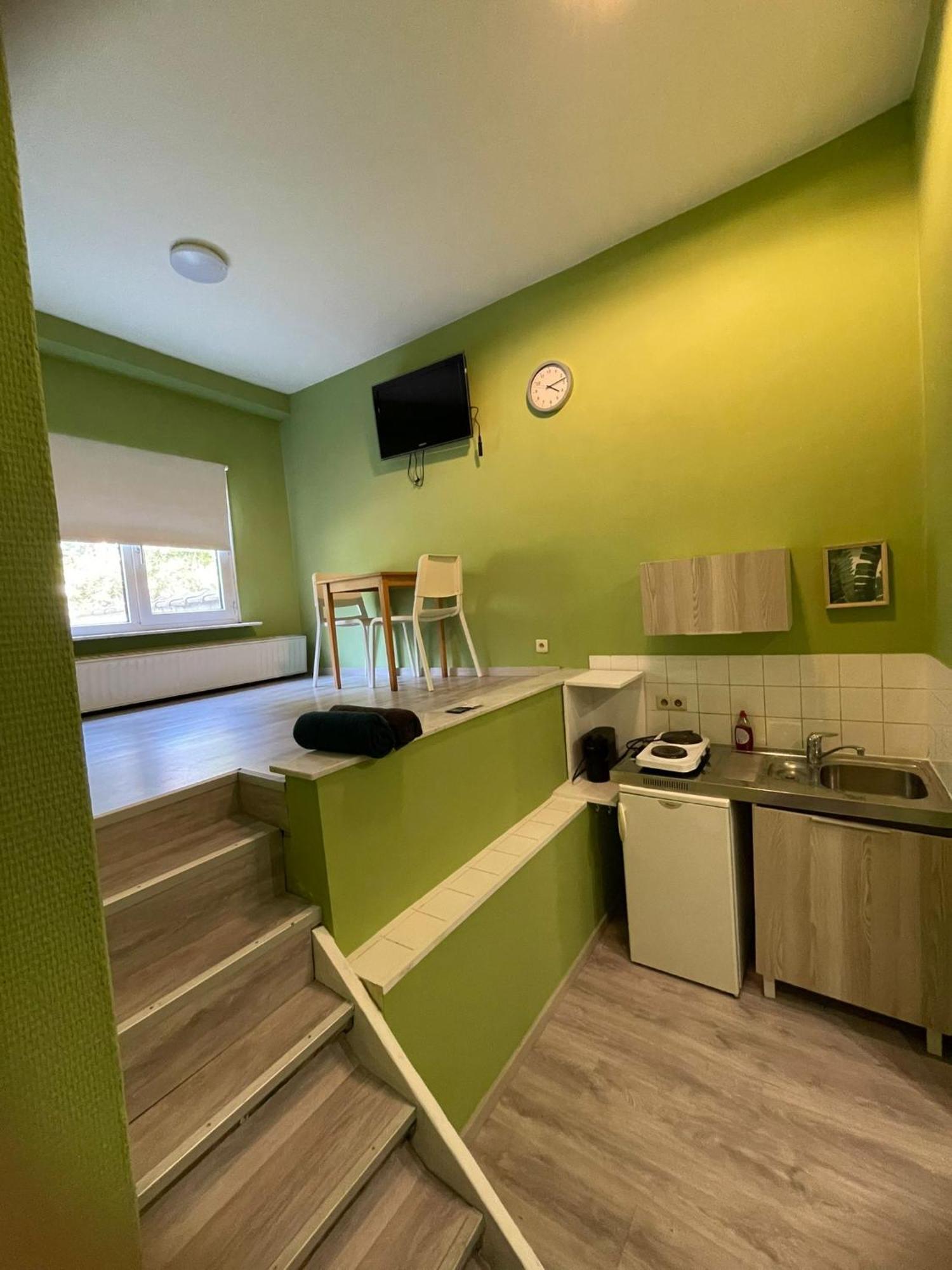European District Hostel ブリュッセル エクステリア 写真