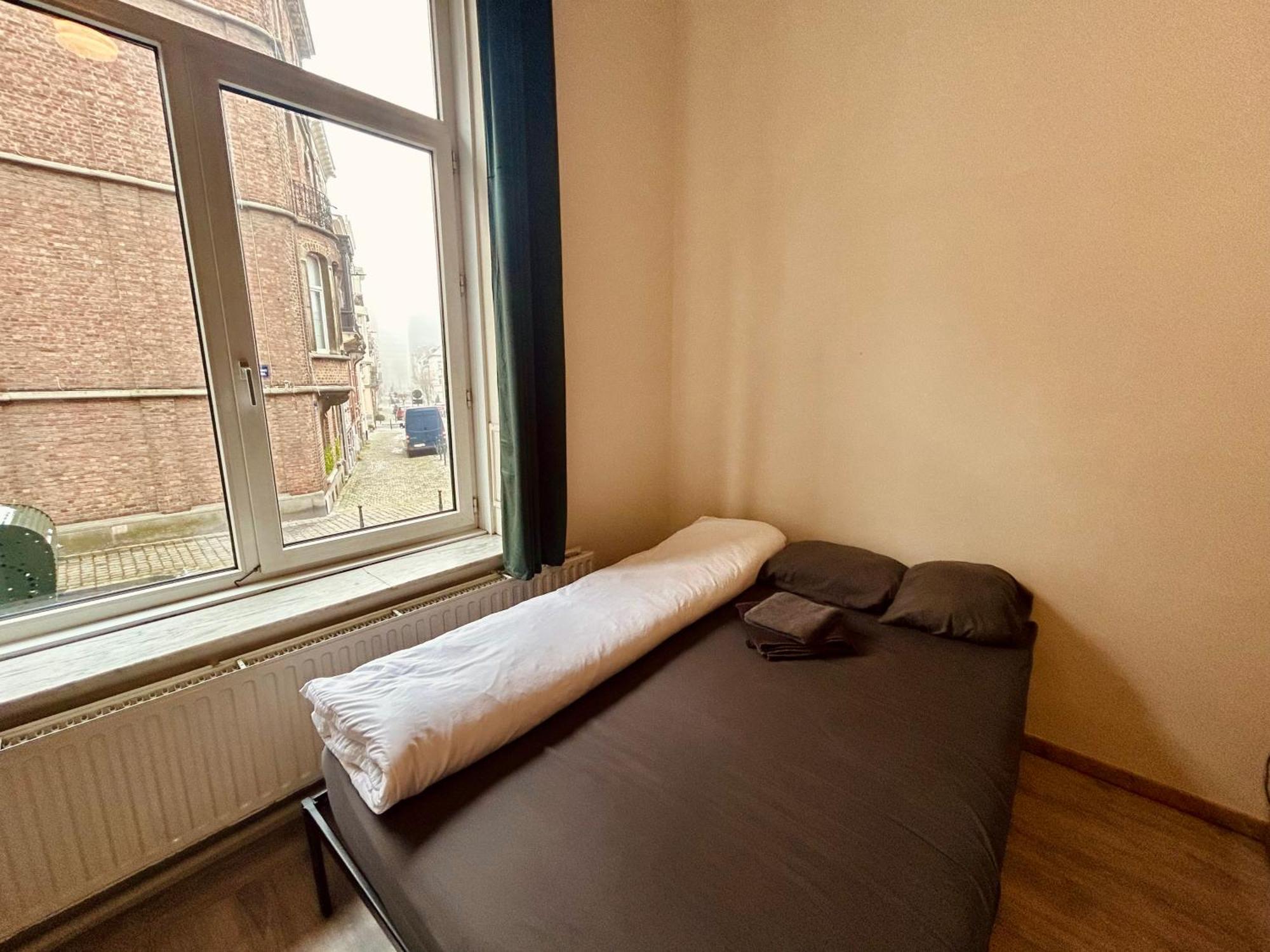 European District Hostel ブリュッセル エクステリア 写真