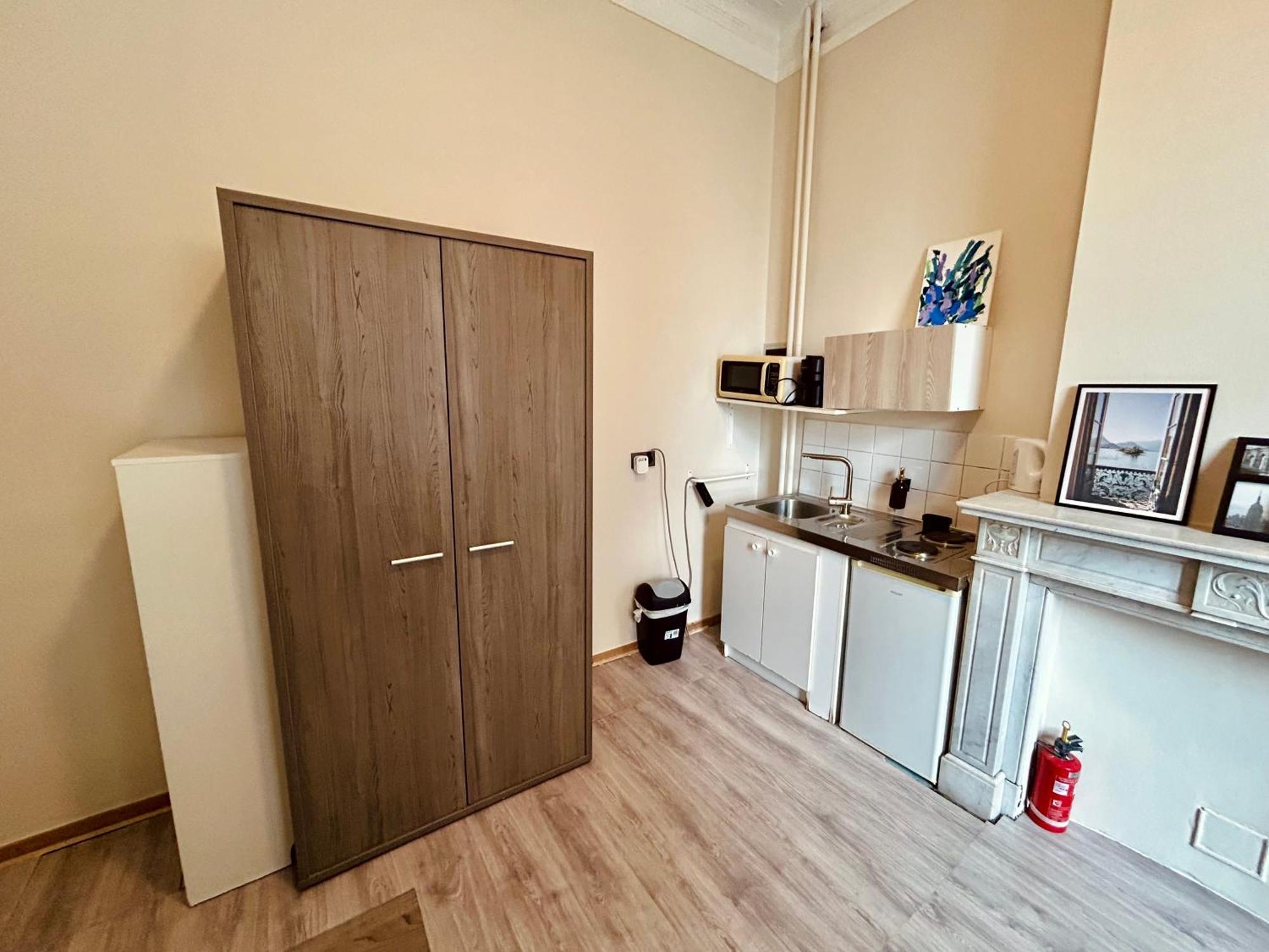 European District Hostel ブリュッセル エクステリア 写真