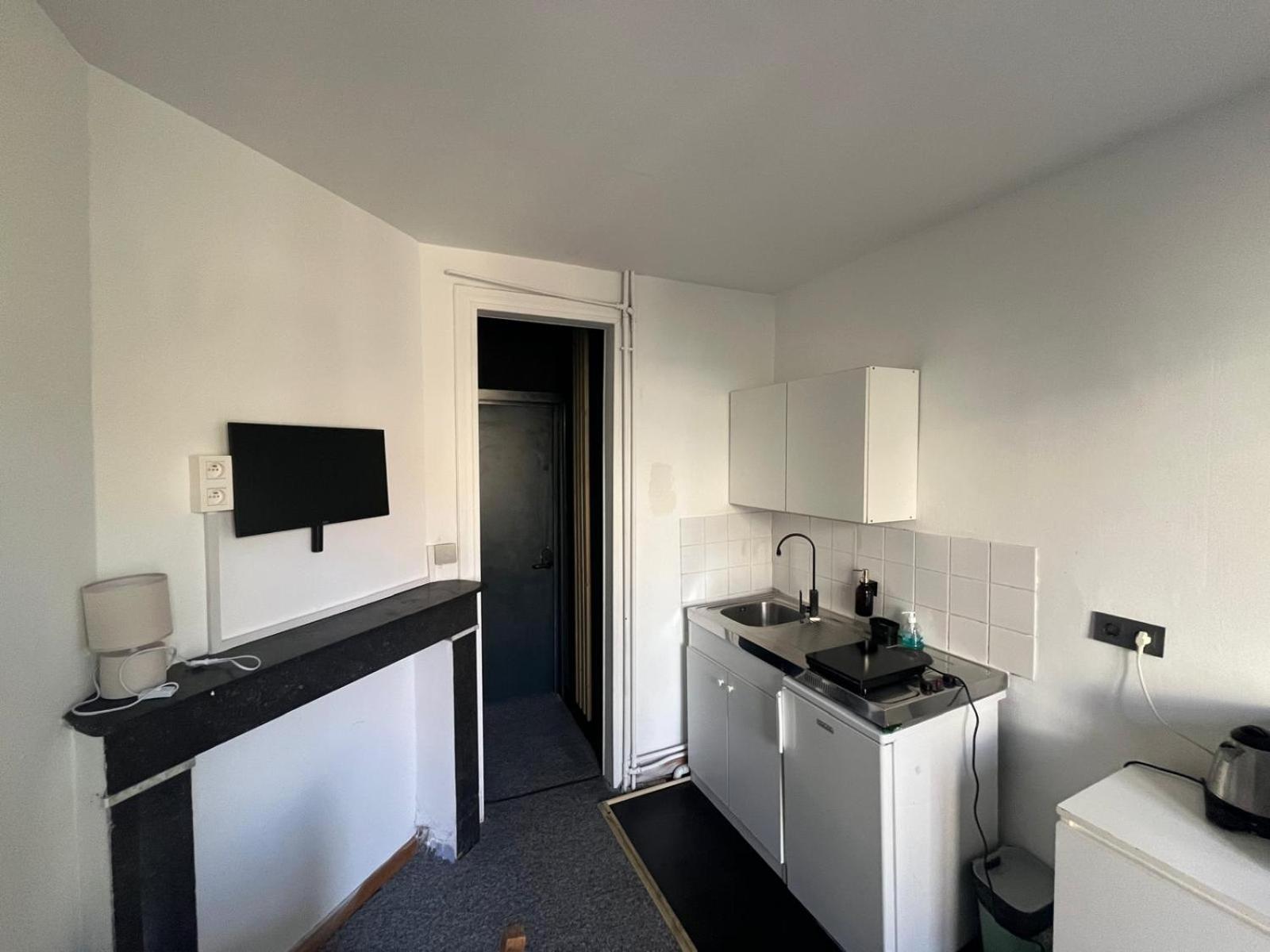 European District Hostel ブリュッセル エクステリア 写真