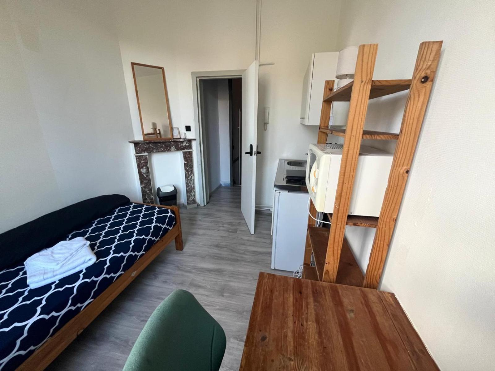 European District Hostel ブリュッセル エクステリア 写真