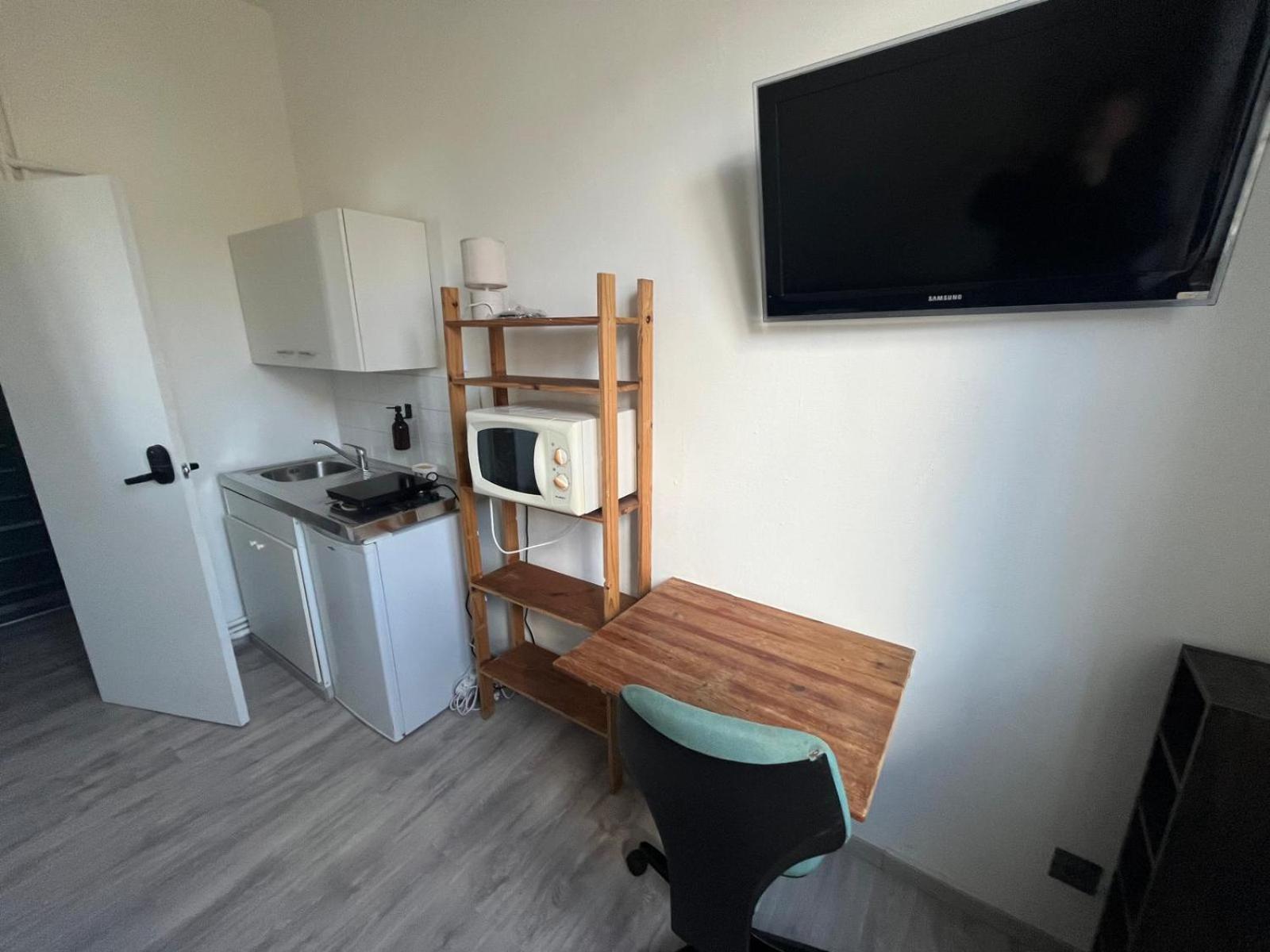 European District Hostel ブリュッセル エクステリア 写真
