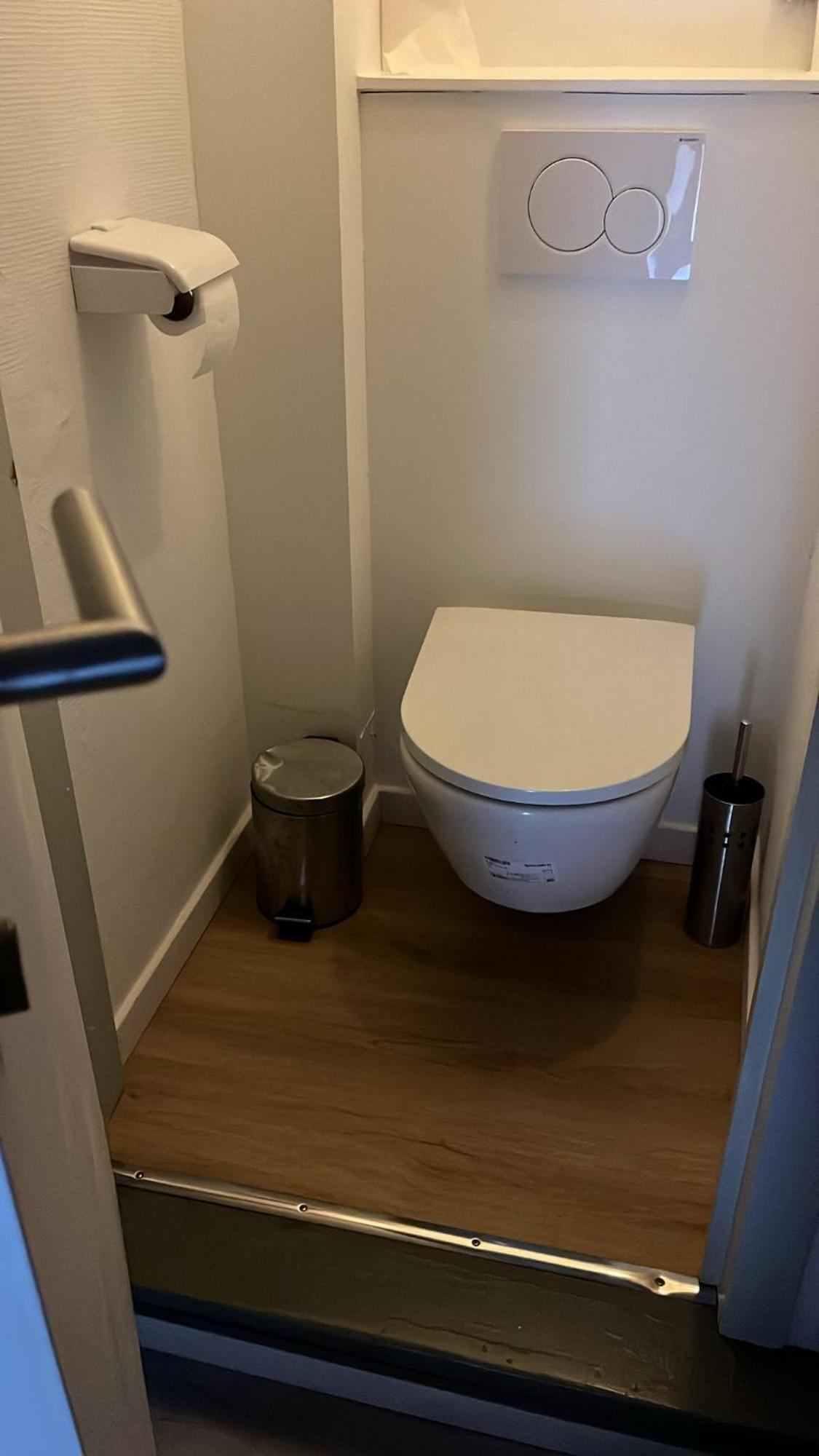 European District Hostel ブリュッセル エクステリア 写真