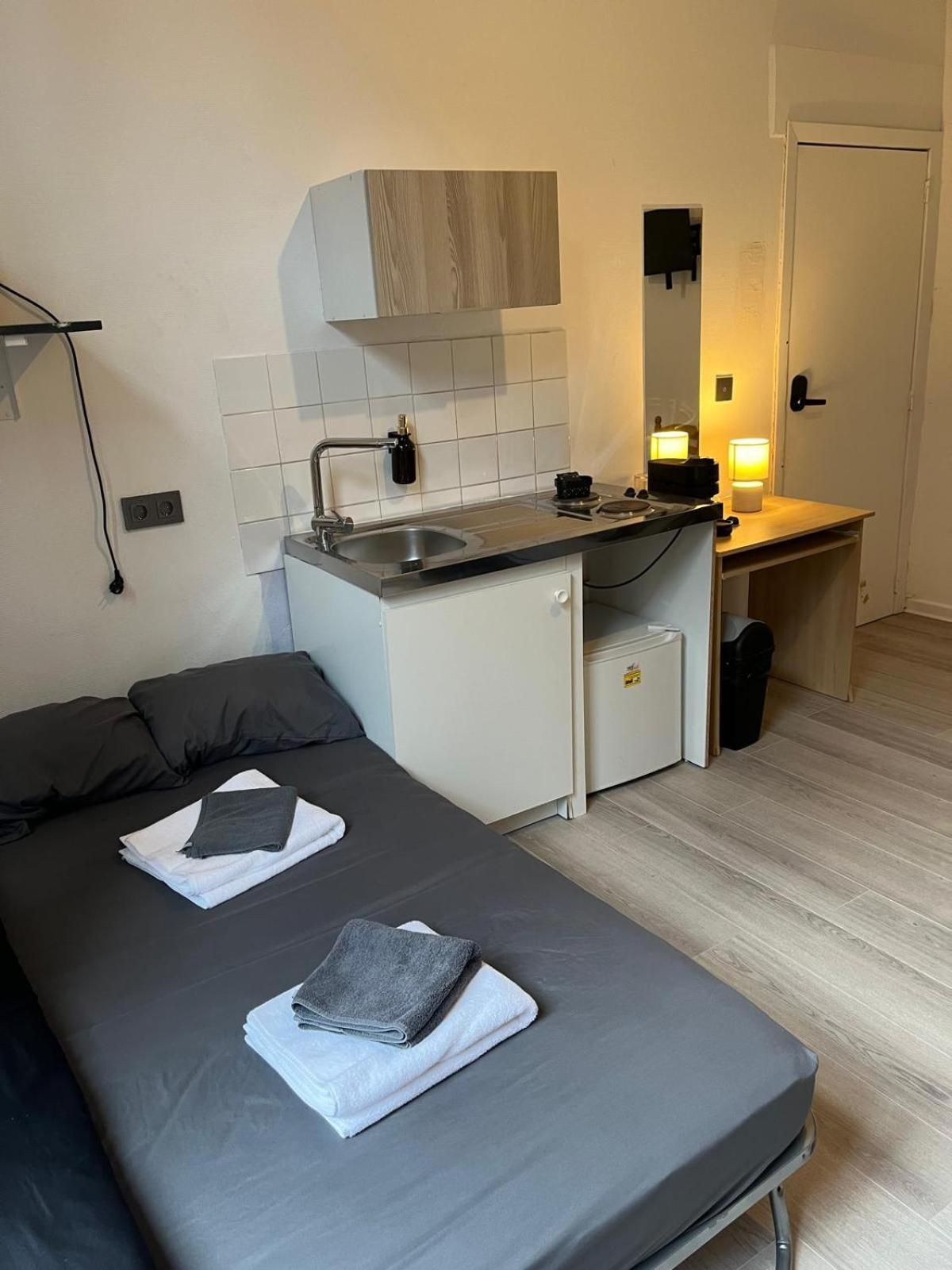 European District Hostel ブリュッセル エクステリア 写真