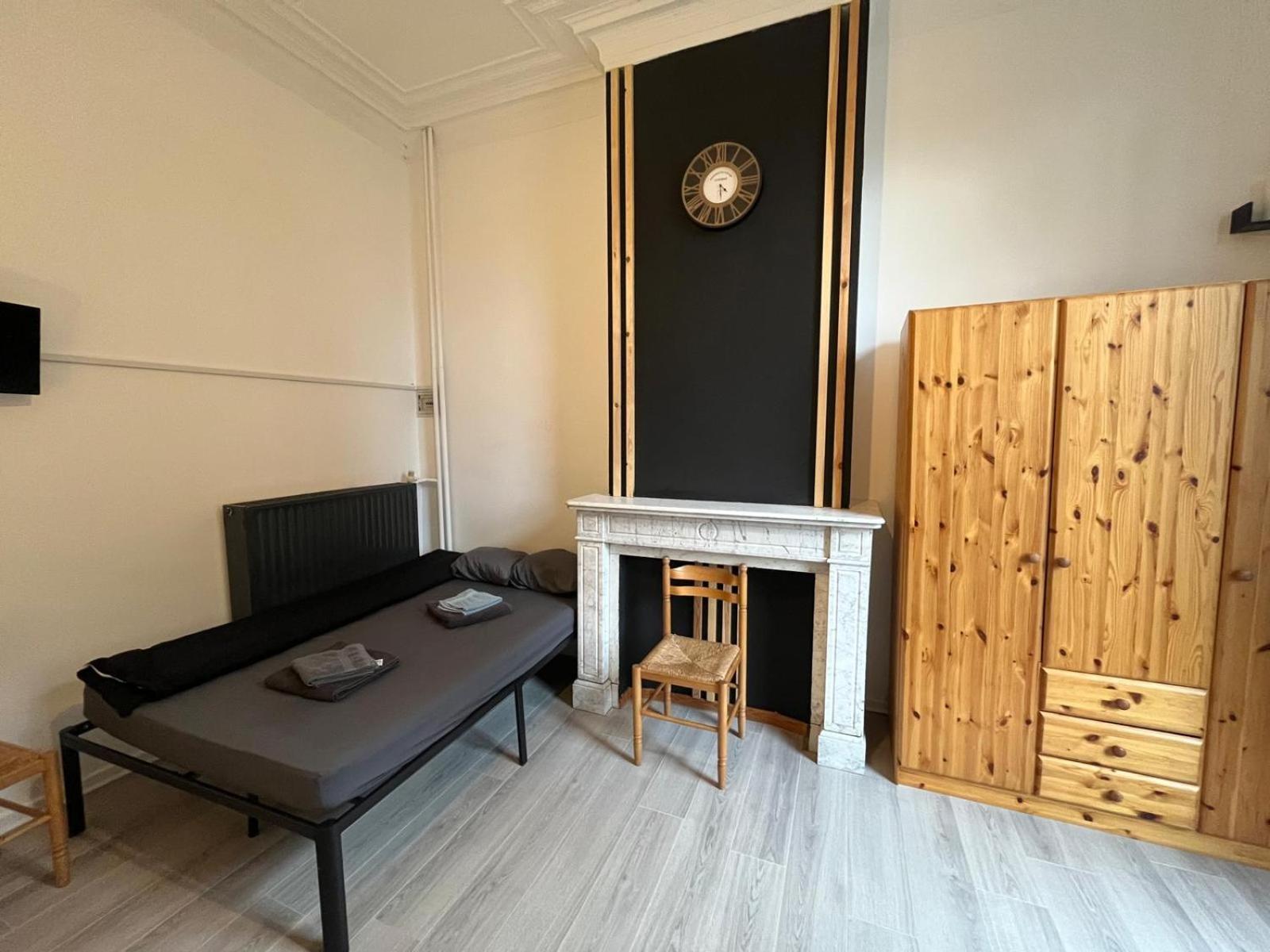 European District Hostel ブリュッセル エクステリア 写真