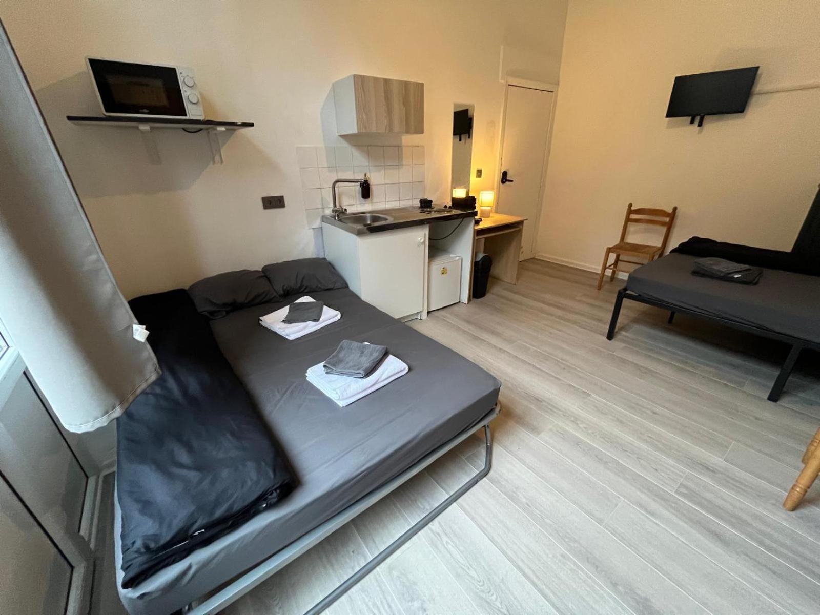 European District Hostel ブリュッセル エクステリア 写真