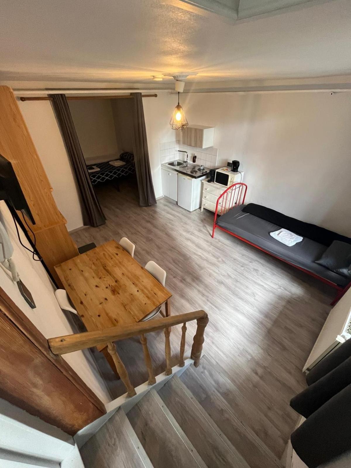 European District Hostel ブリュッセル エクステリア 写真