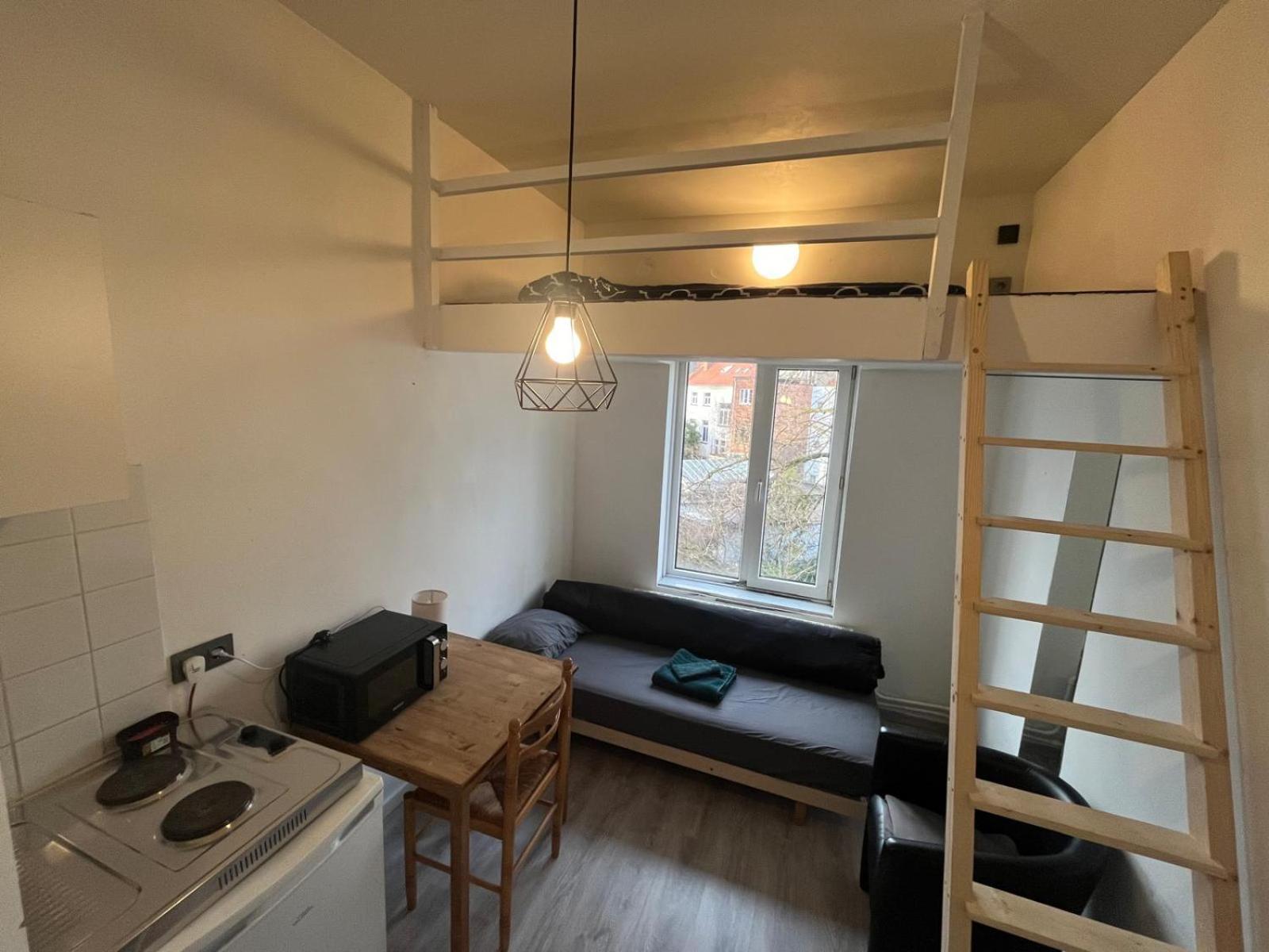 European District Hostel ブリュッセル エクステリア 写真